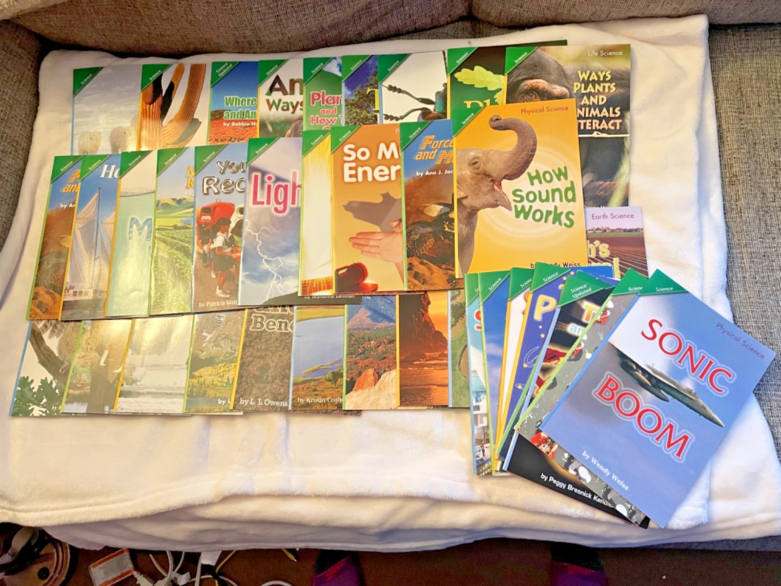 37 Informational Children’s Booklets All Level 3 from Pearson/Scott Foresman