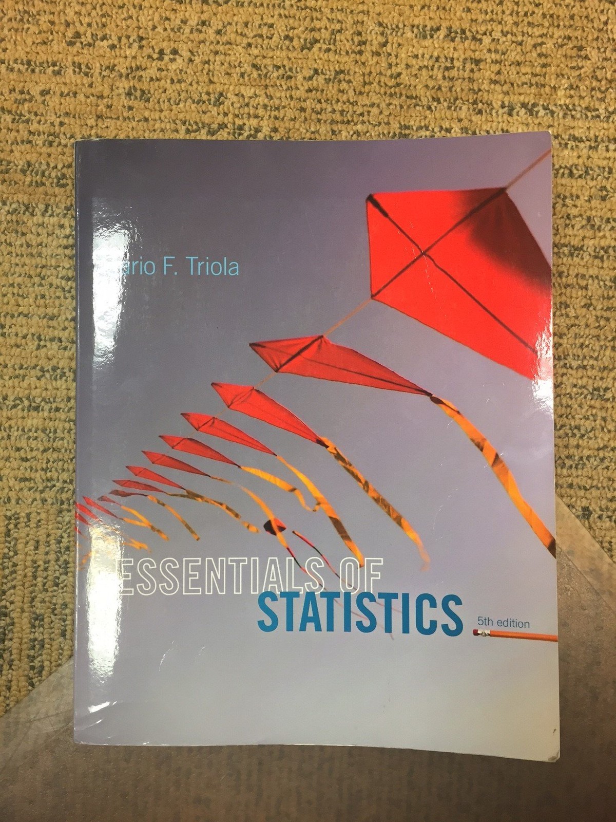 Essentials of Statistics (5th Edition) – paperback Triola, Mario F.