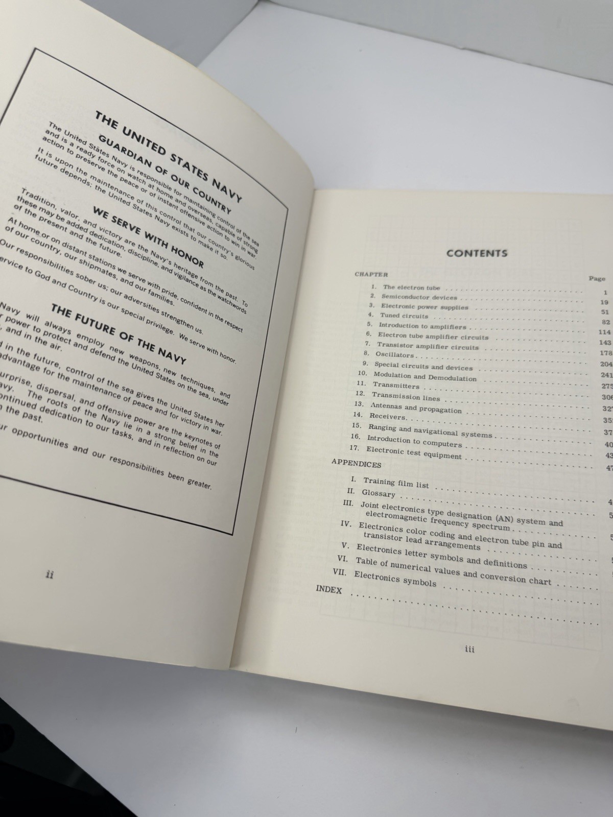 1968 Navy Training Course BASIC ELECTRONICS, Bureau of Naval Personnel Book