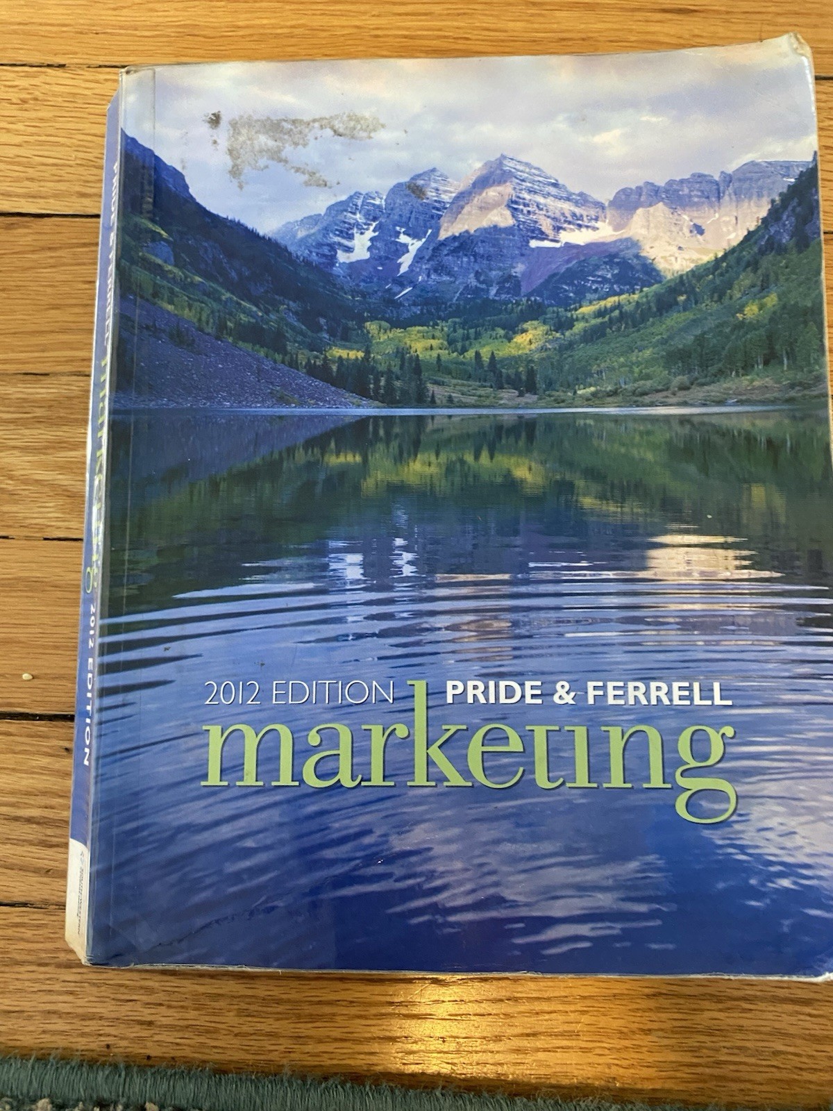 Marketing by O. C. Ferrell and William M. (William M. Pride) Pride (2011, Trade